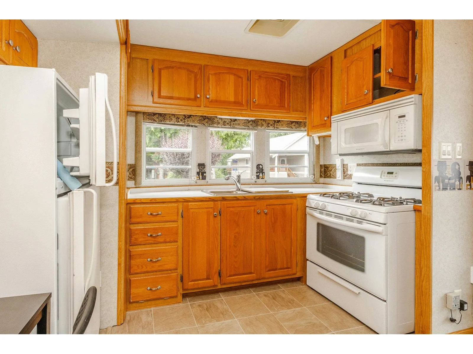 76 14600 MORRIS VALLEY ROAD