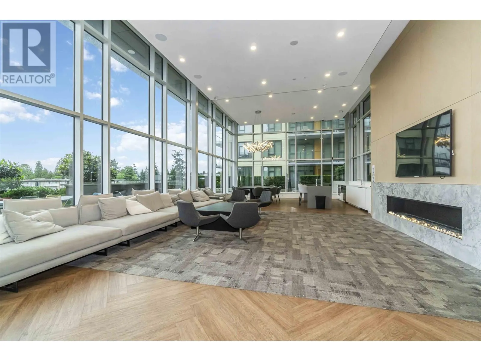 402 7388 KINGSWAY