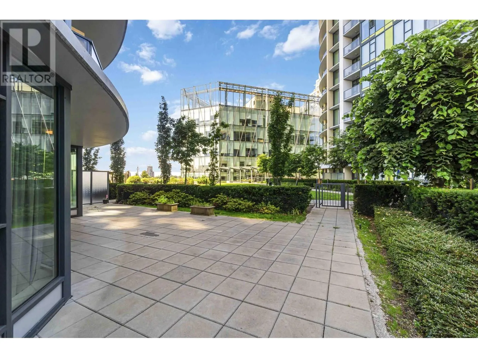 402 7388 KINGSWAY