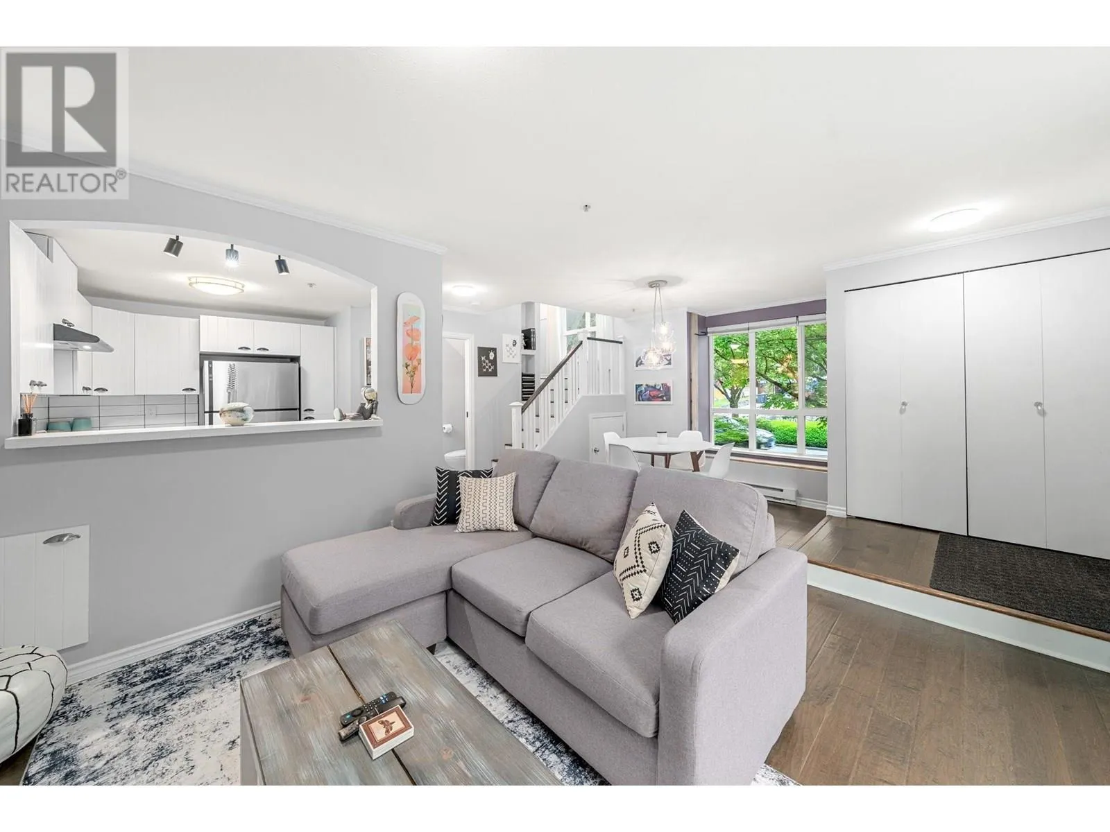 3 995 LYNN VALLEY ROAD