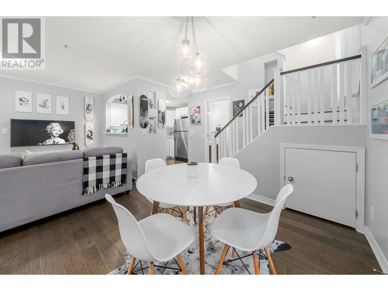 3 995 LYNN VALLEY ROAD