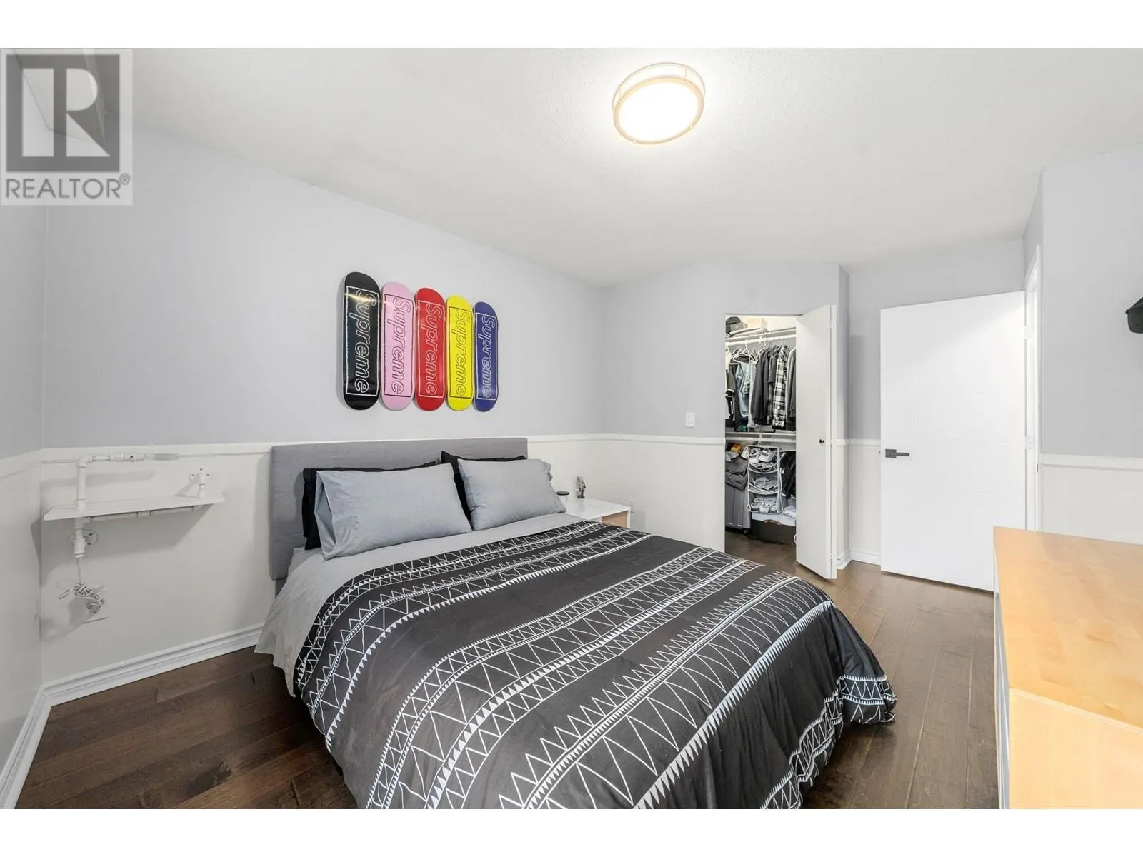 3 995 LYNN VALLEY ROAD