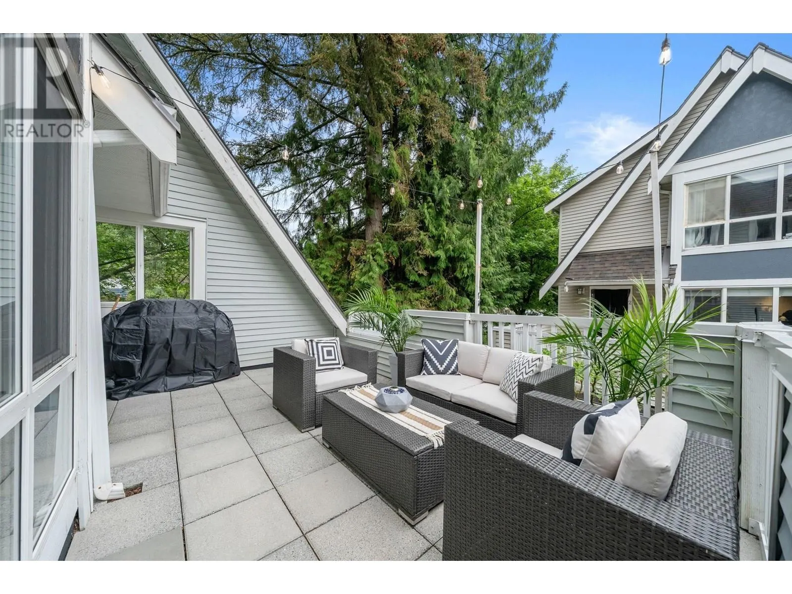 3 995 LYNN VALLEY ROAD