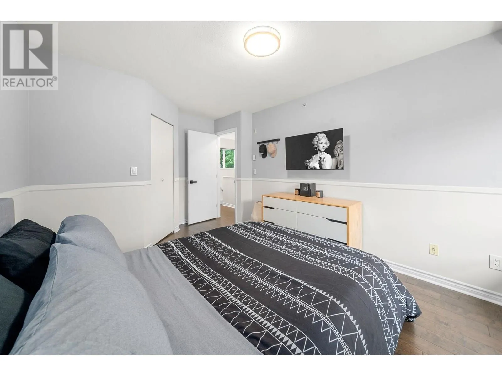 3 995 LYNN VALLEY ROAD