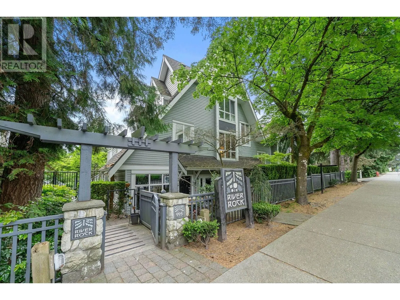 3 995 LYNN VALLEY ROAD
