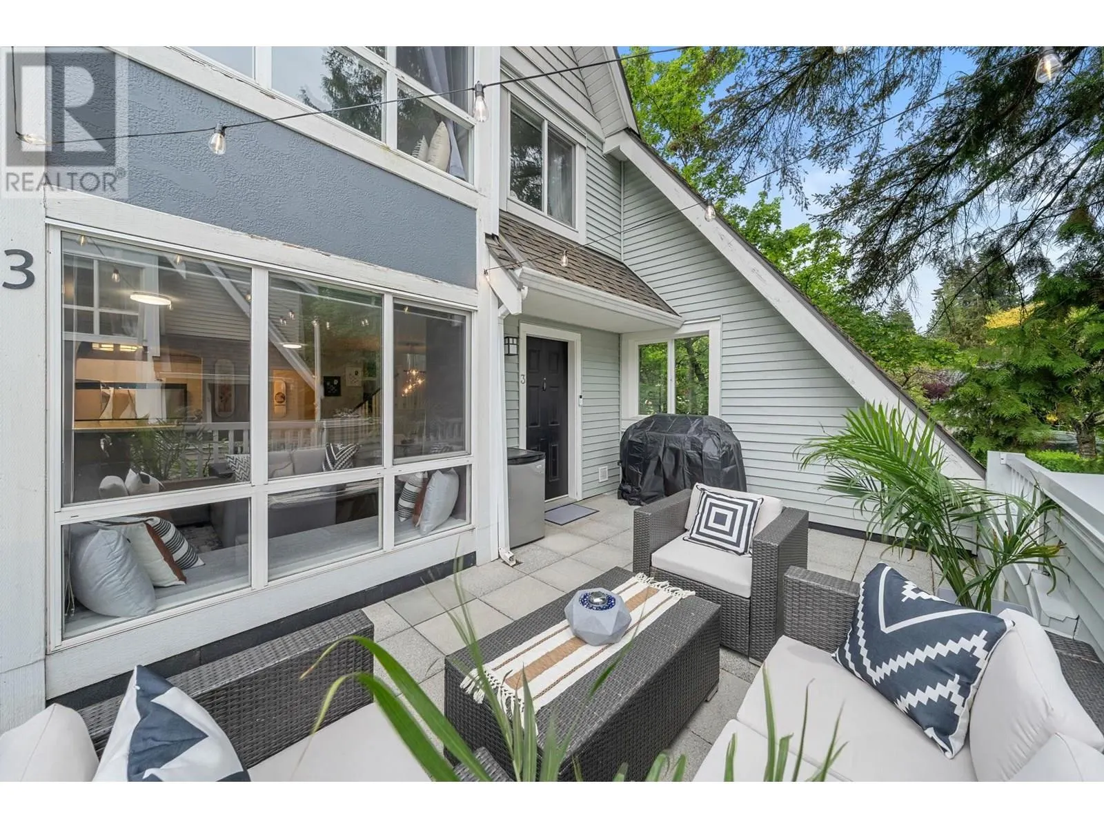 3 995 LYNN VALLEY ROAD