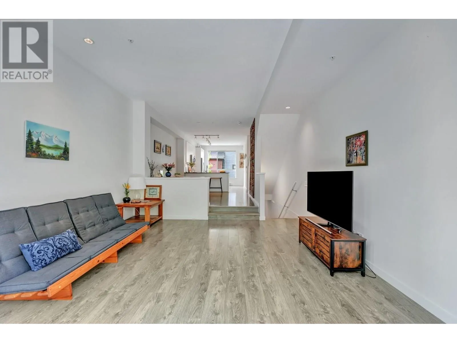 25 2358 RANGER LANE