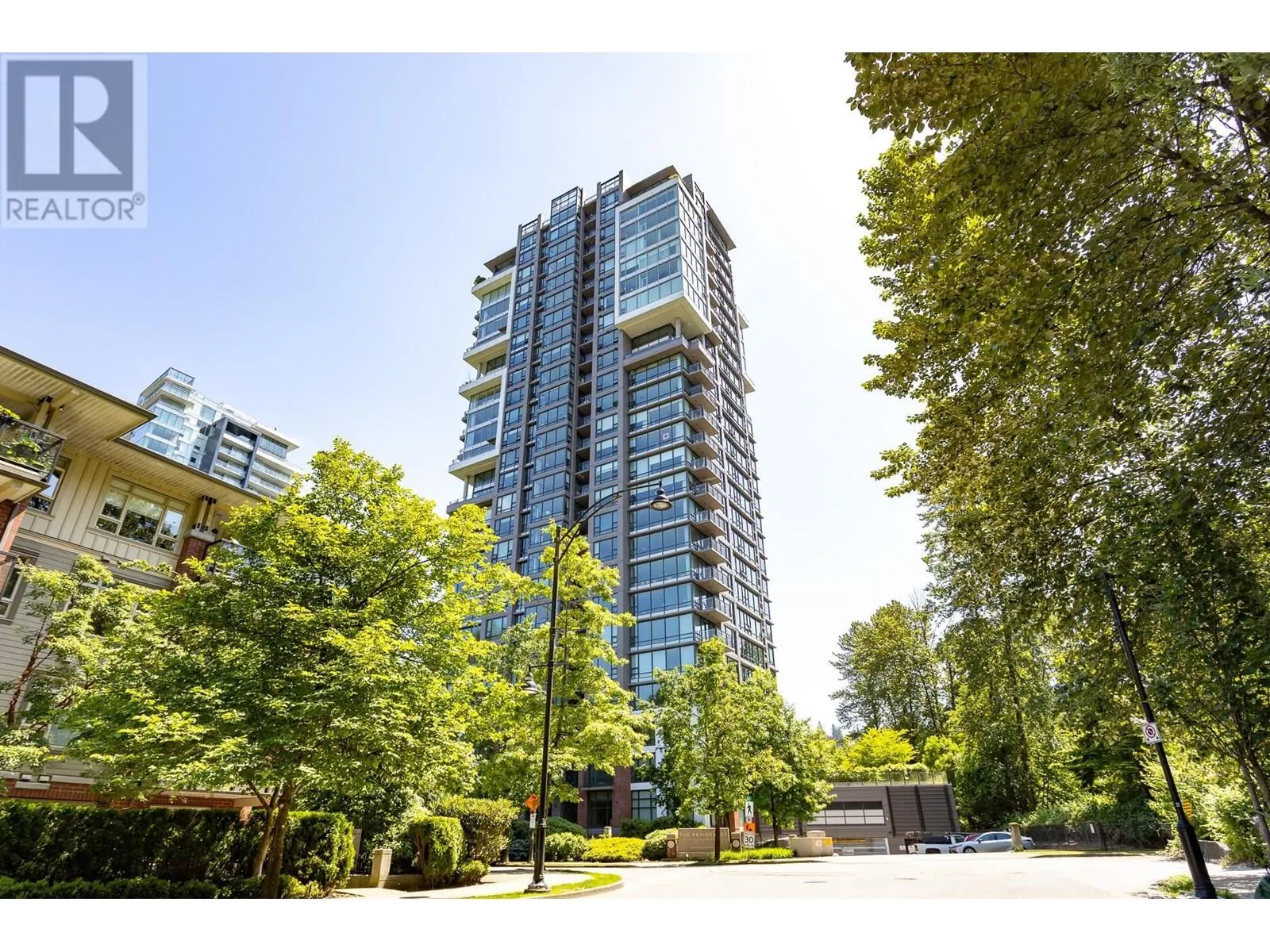 907 301 CAPILANO ROAD