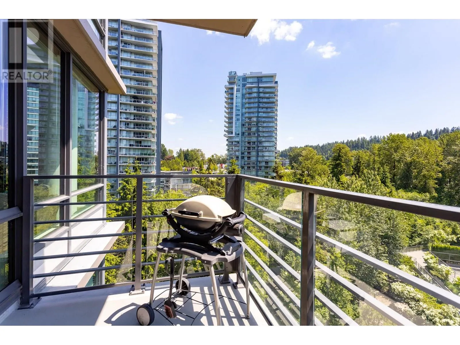 907 301 CAPILANO ROAD