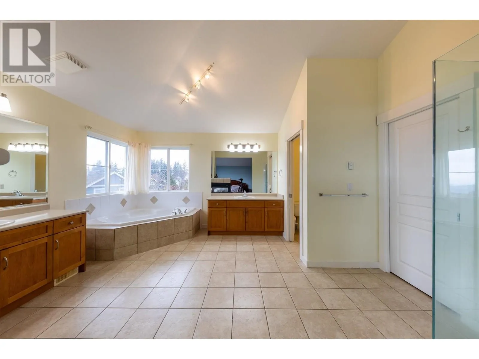 23 FERNWAY DRIVE