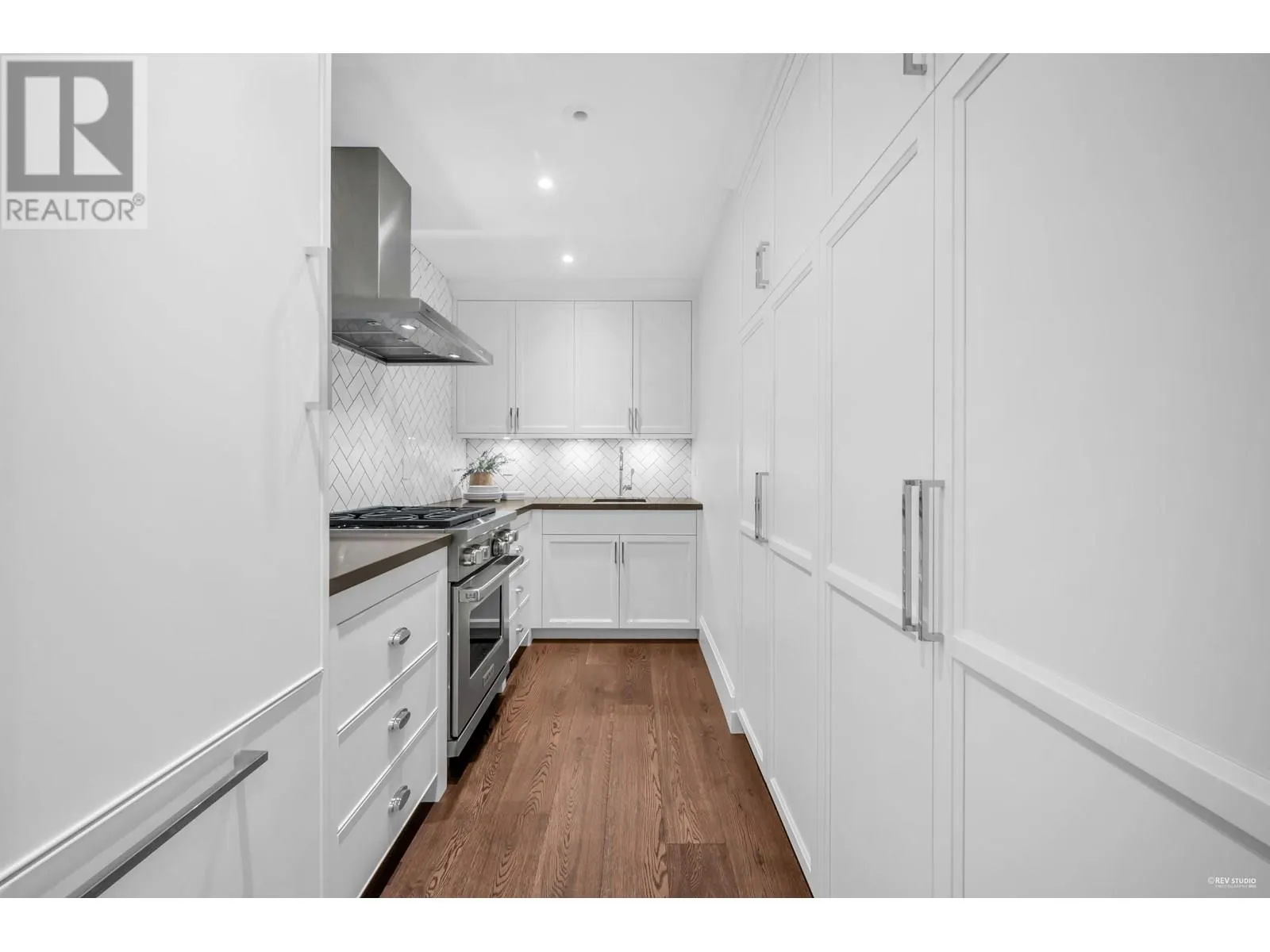 606 BARNHAM ROAD