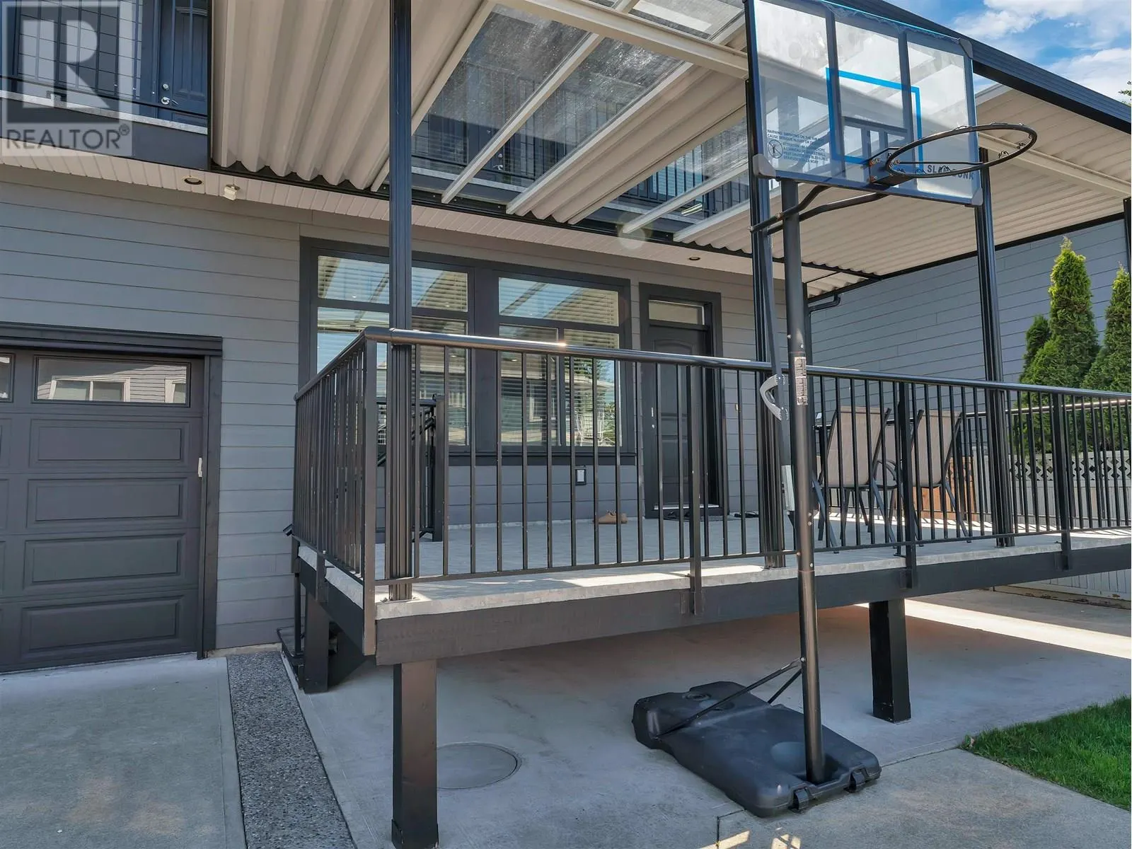 1809 MAMQUAM ROAD