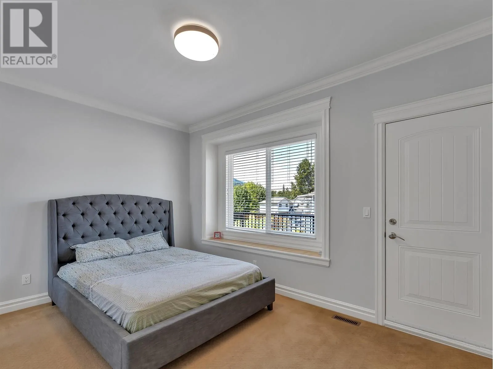 1809 MAMQUAM ROAD