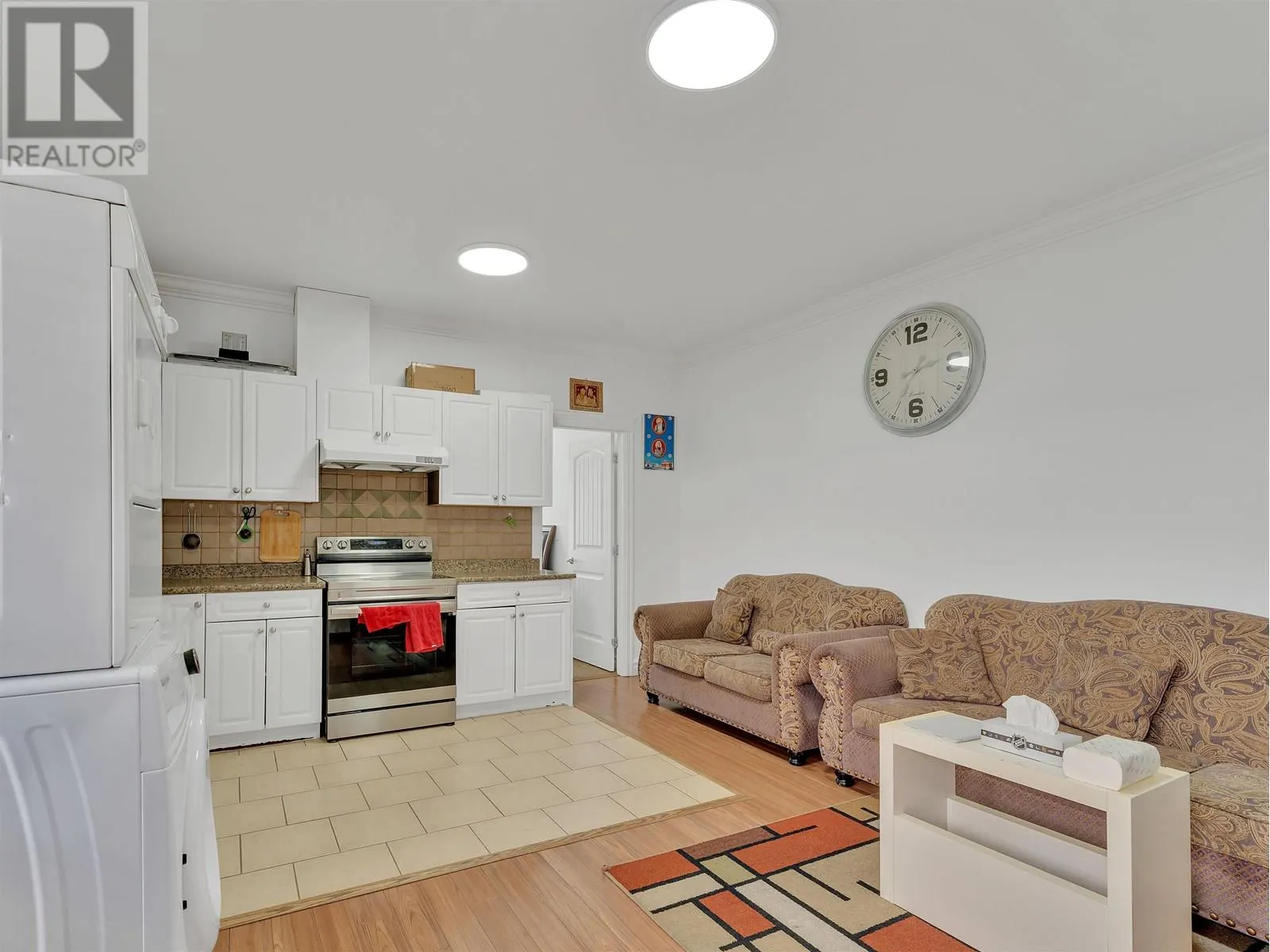 1809 MAMQUAM ROAD