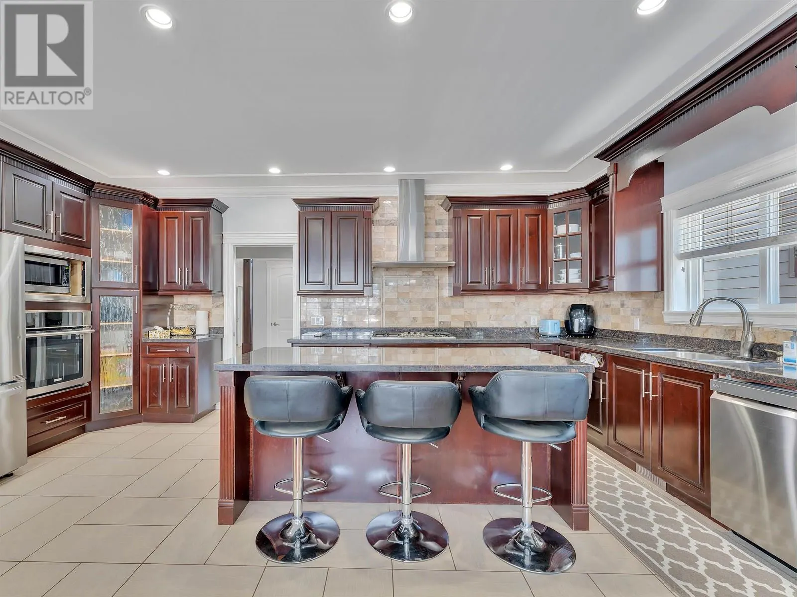 1809 MAMQUAM ROAD