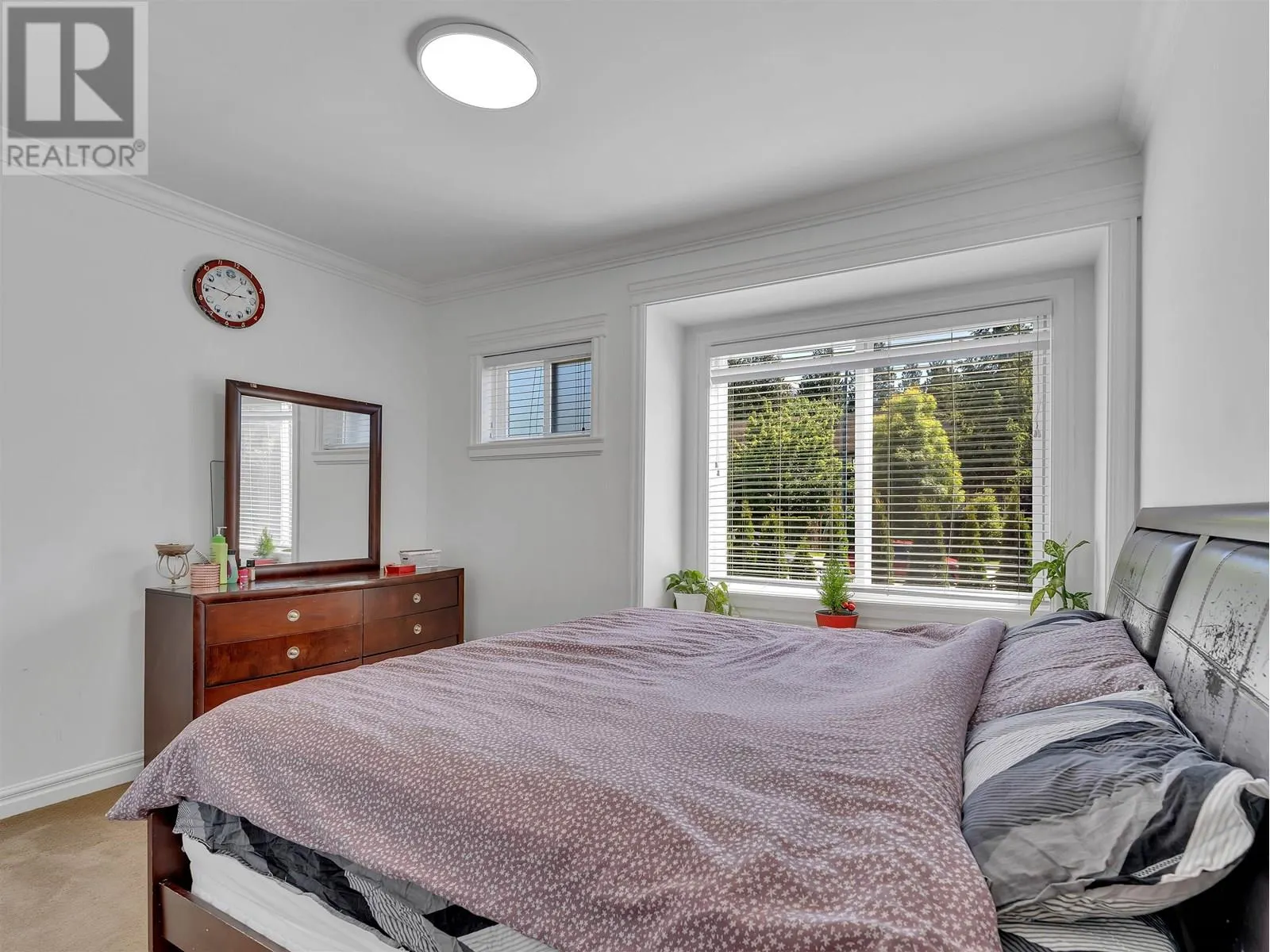 1809 MAMQUAM ROAD