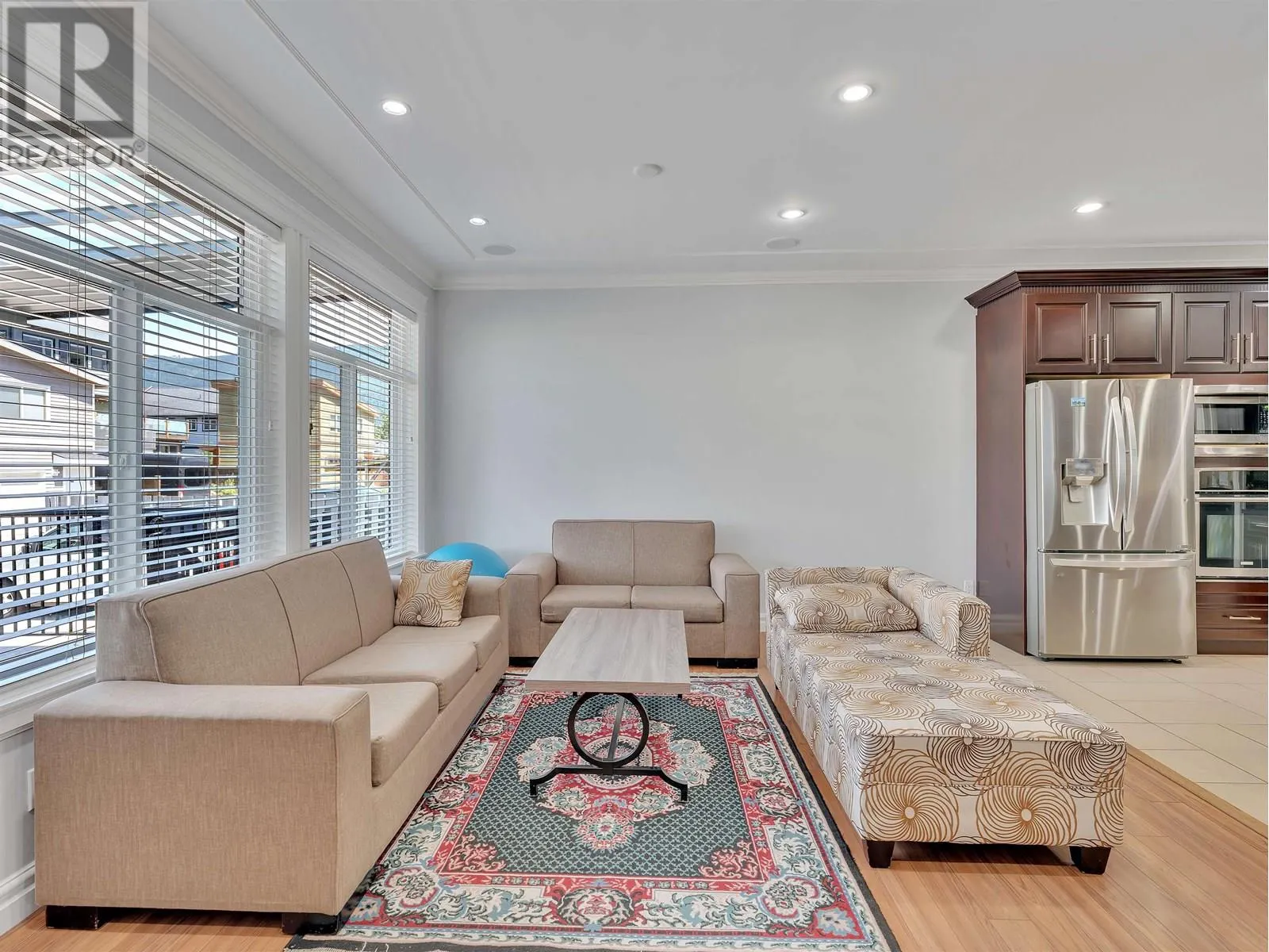 1809 MAMQUAM ROAD