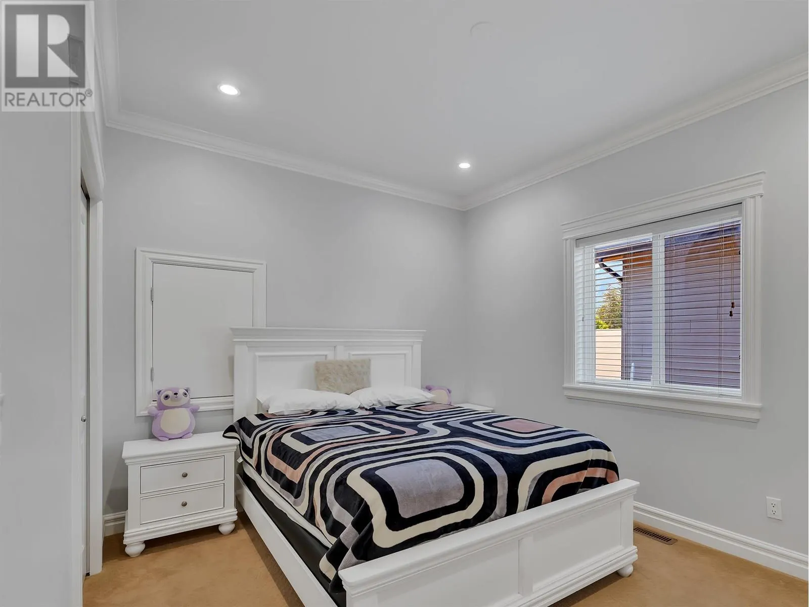 1809 MAMQUAM ROAD
