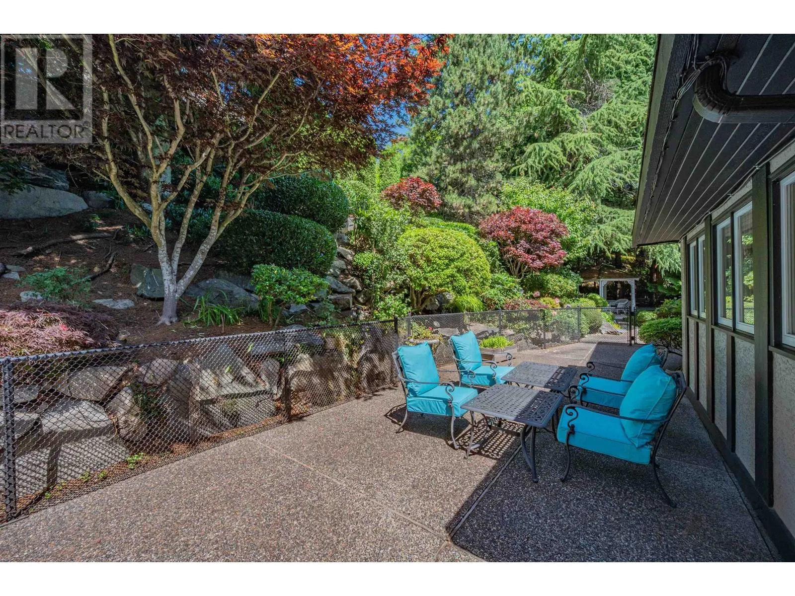2327 WESTHILL DRIVE