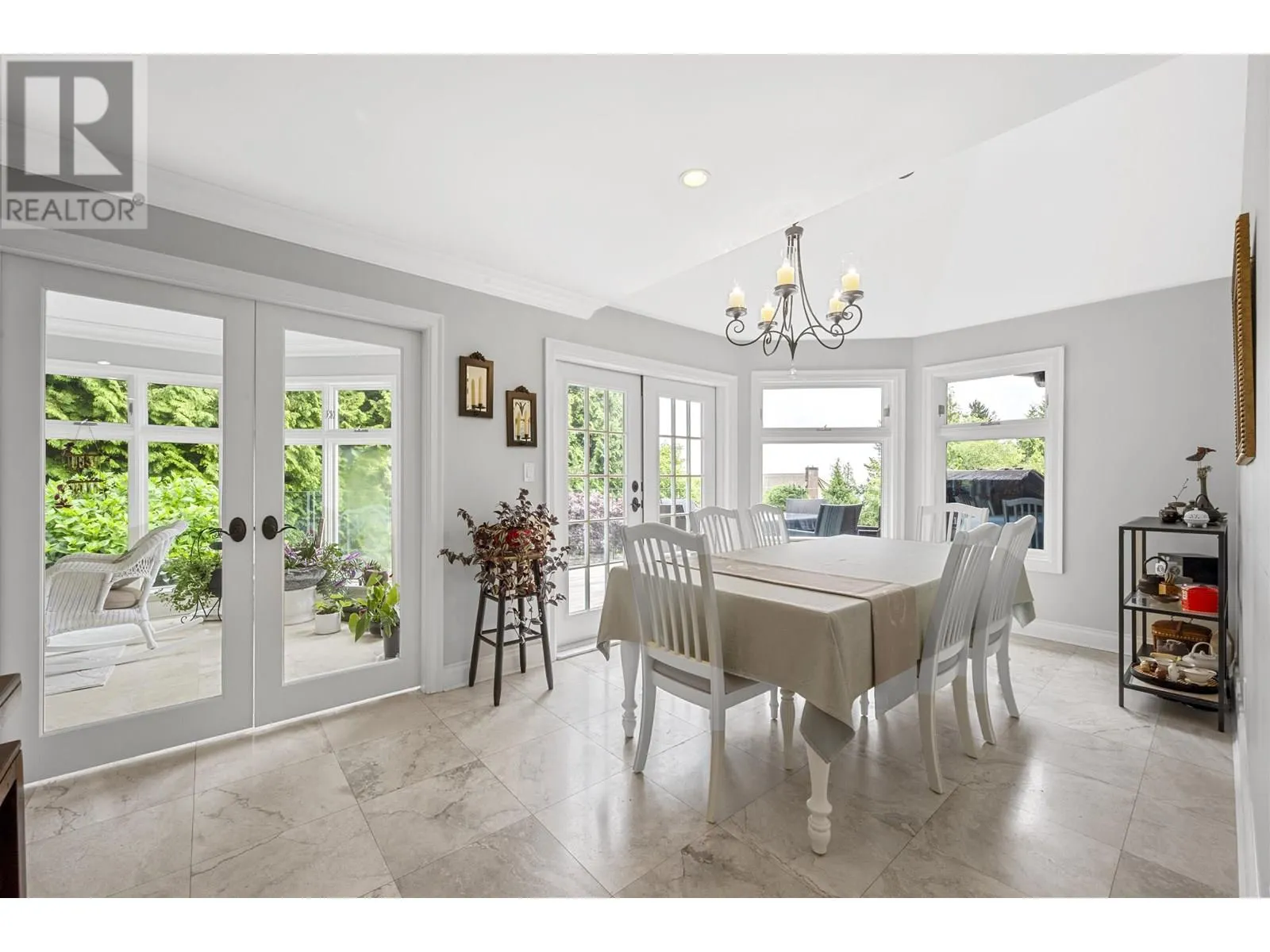 2327 WESTHILL DRIVE