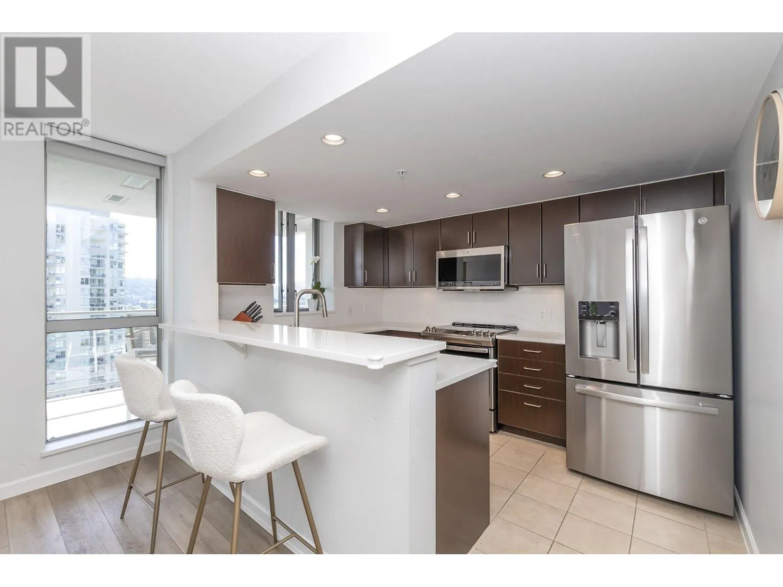 1303 295 GUILDFORD WAY
