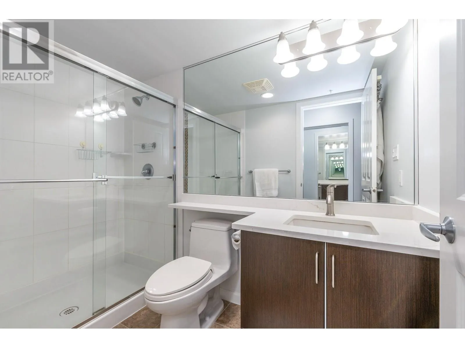 1303 295 GUILDFORD WAY