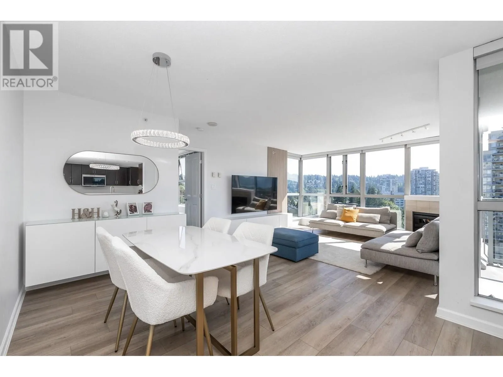 1303 295 GUILDFORD WAY