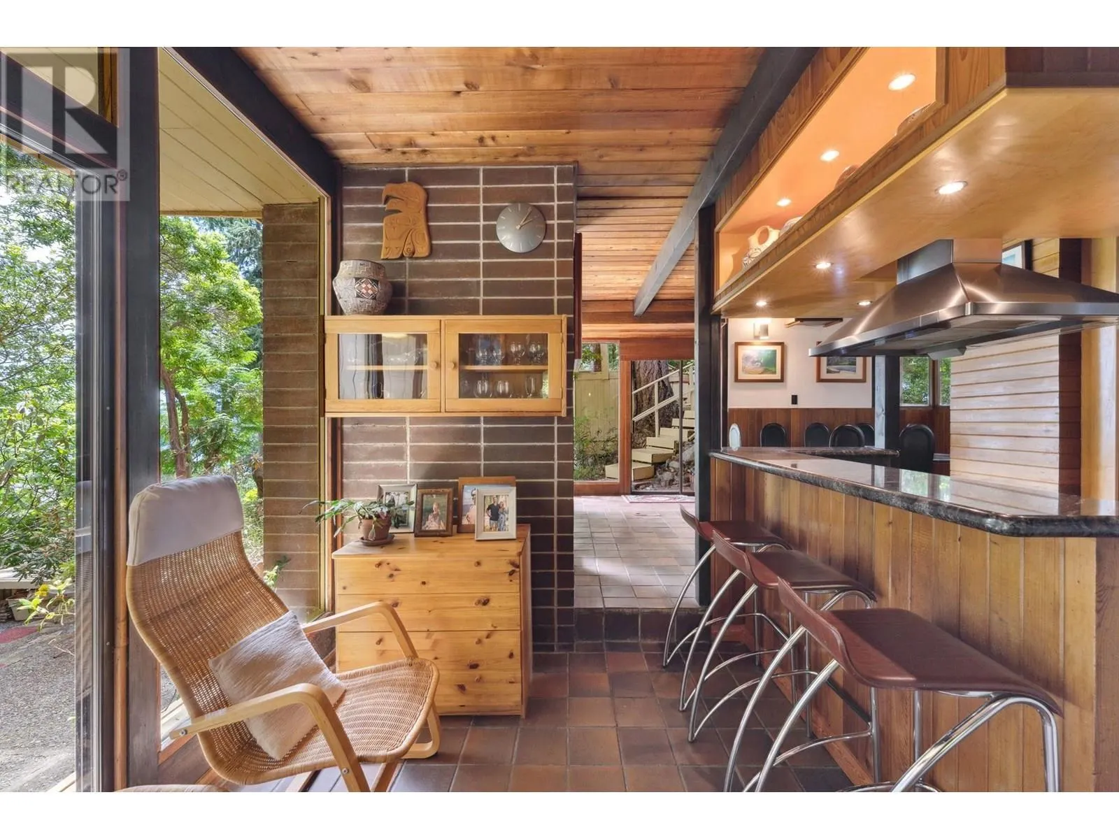 155 HIGHVIEW PLACE