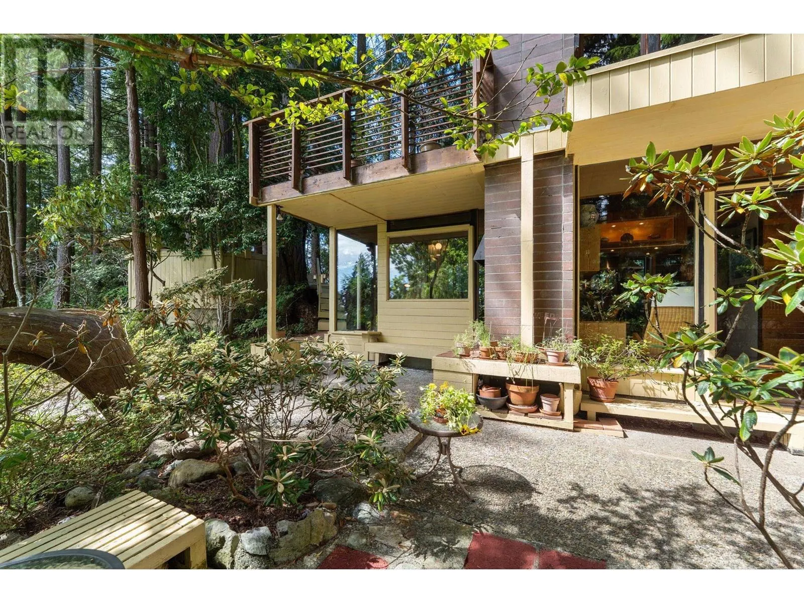 155 HIGHVIEW PLACE
