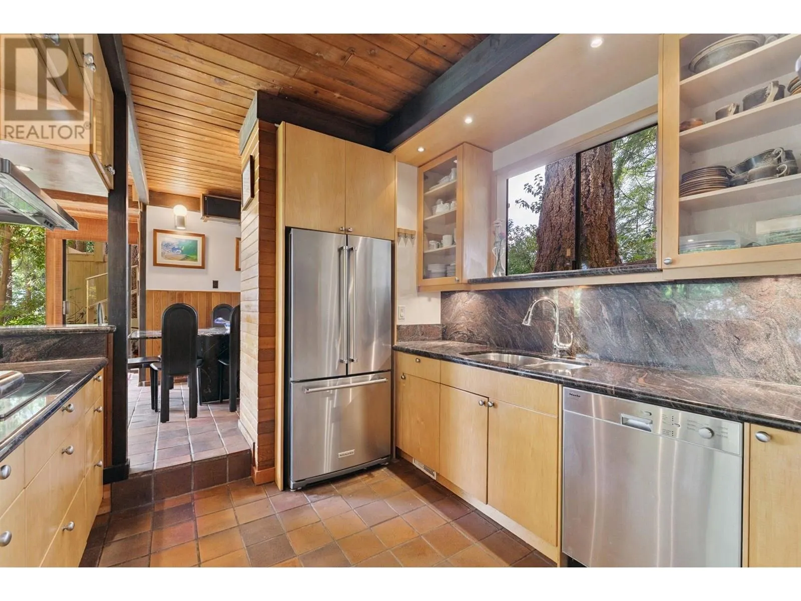 155 HIGHVIEW PLACE