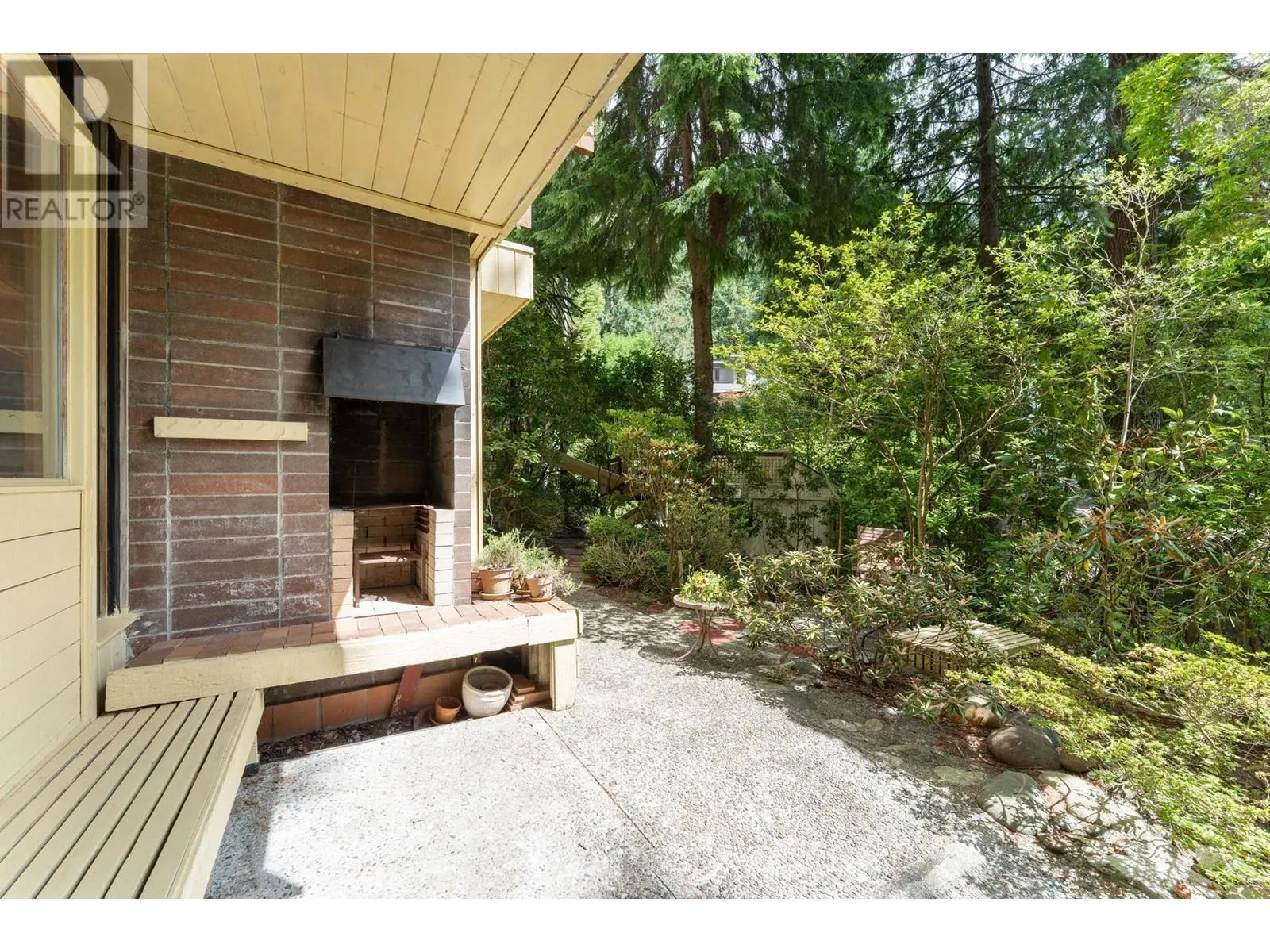 155 HIGHVIEW PLACE