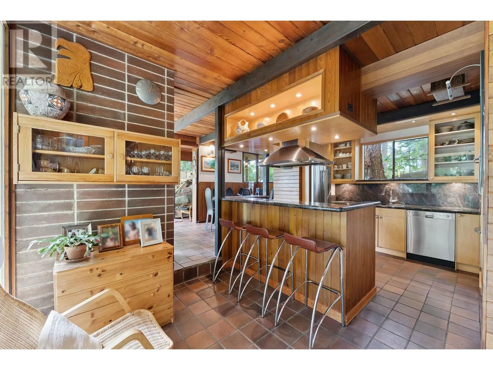 155 HIGHVIEW PLACE