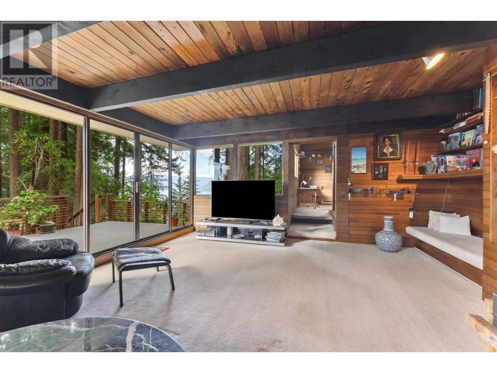 155 HIGHVIEW PLACE