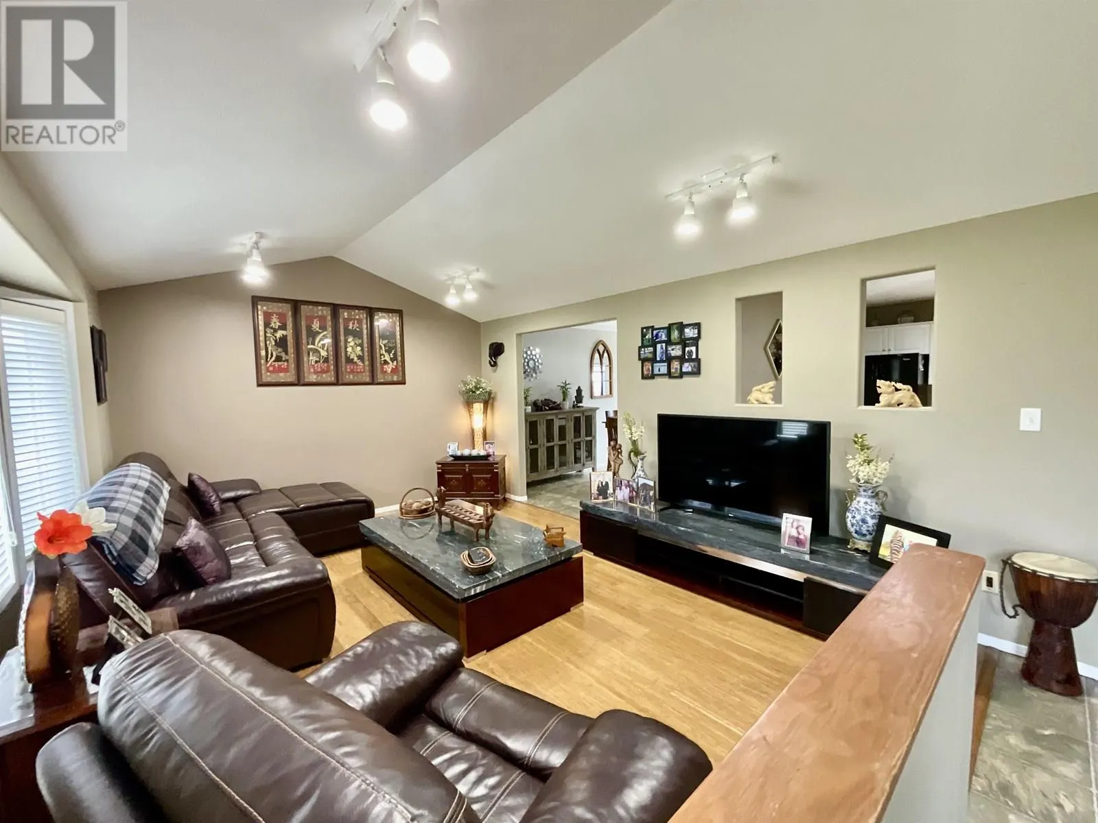 2802 OTTER ROAD