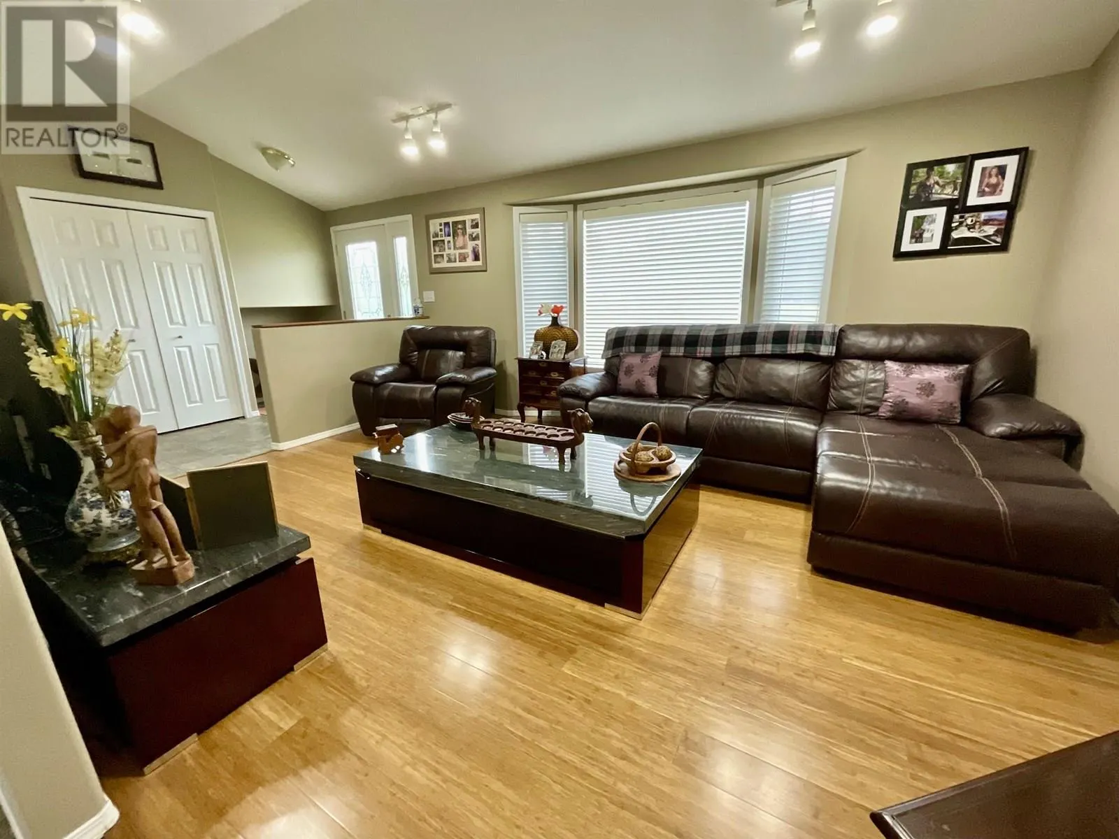 2802 OTTER ROAD