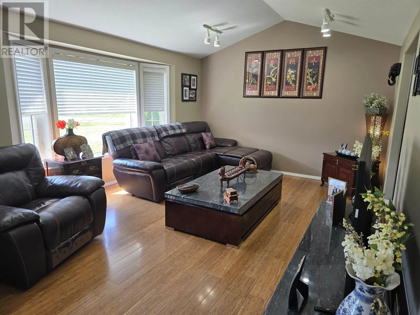 2802 OTTER ROAD