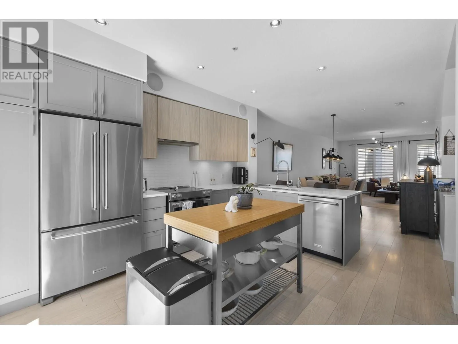 26 2560 PITT RIVER ROAD