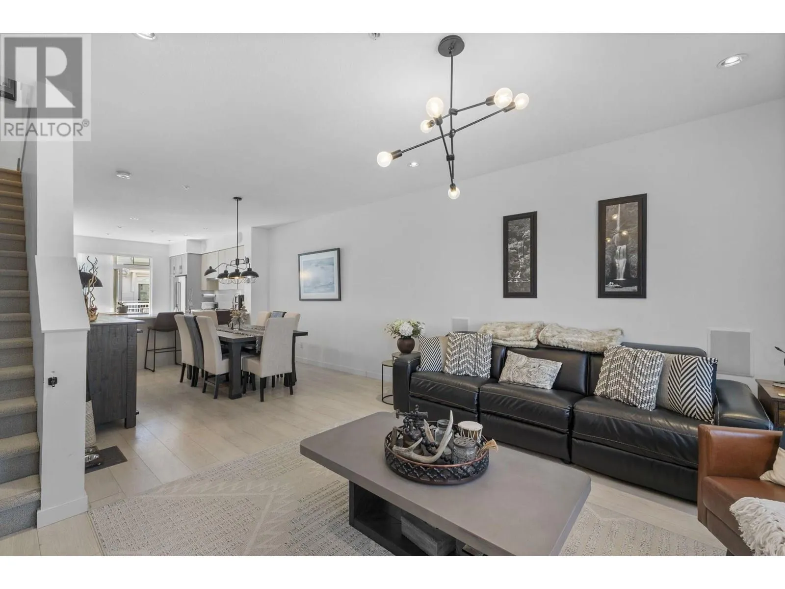 26 2560 PITT RIVER ROAD