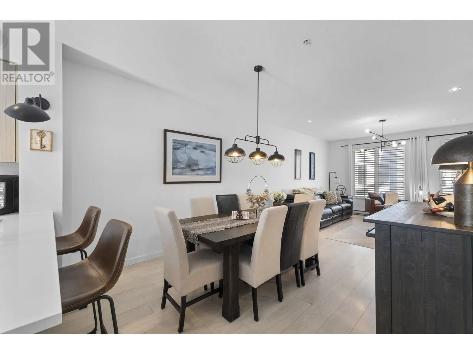 26 2560 PITT RIVER ROAD