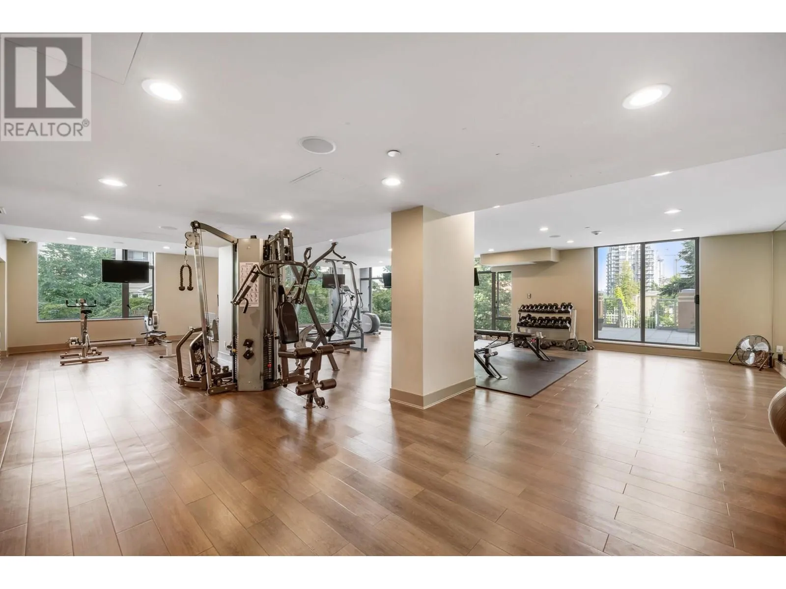 1202 280 ROSS DRIVE