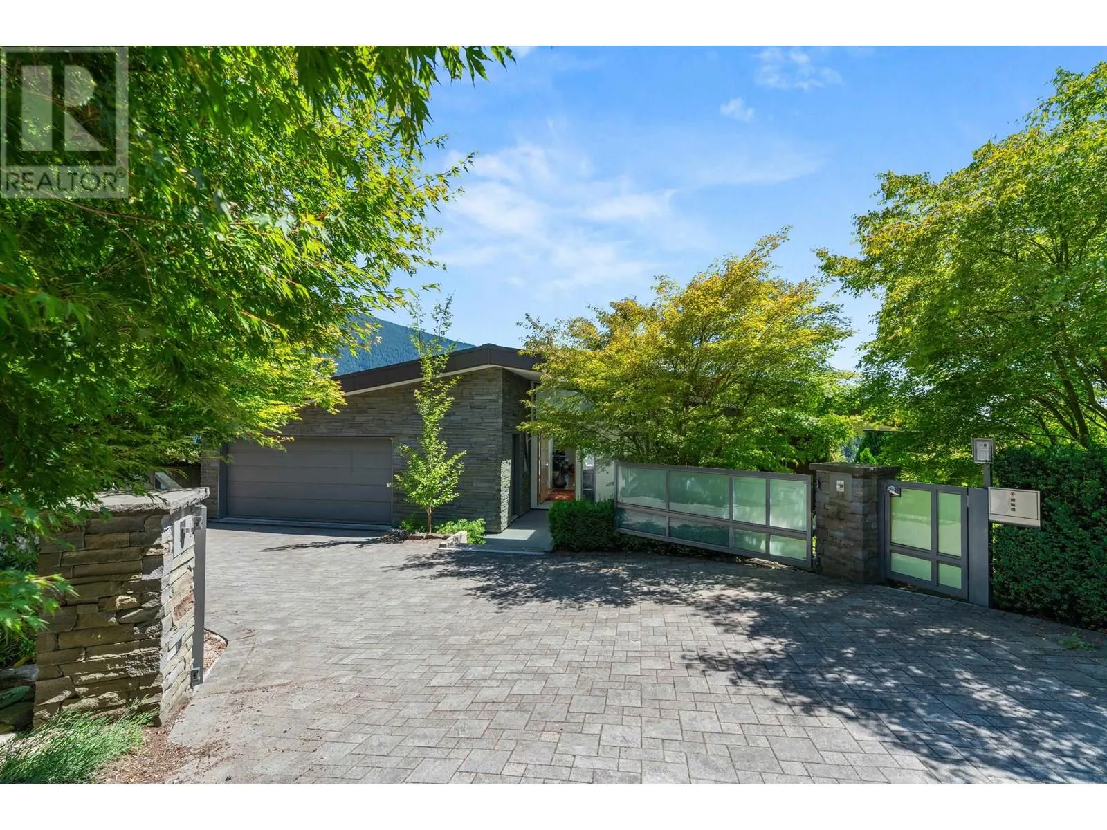 98 BONNYMUIR DRIVE