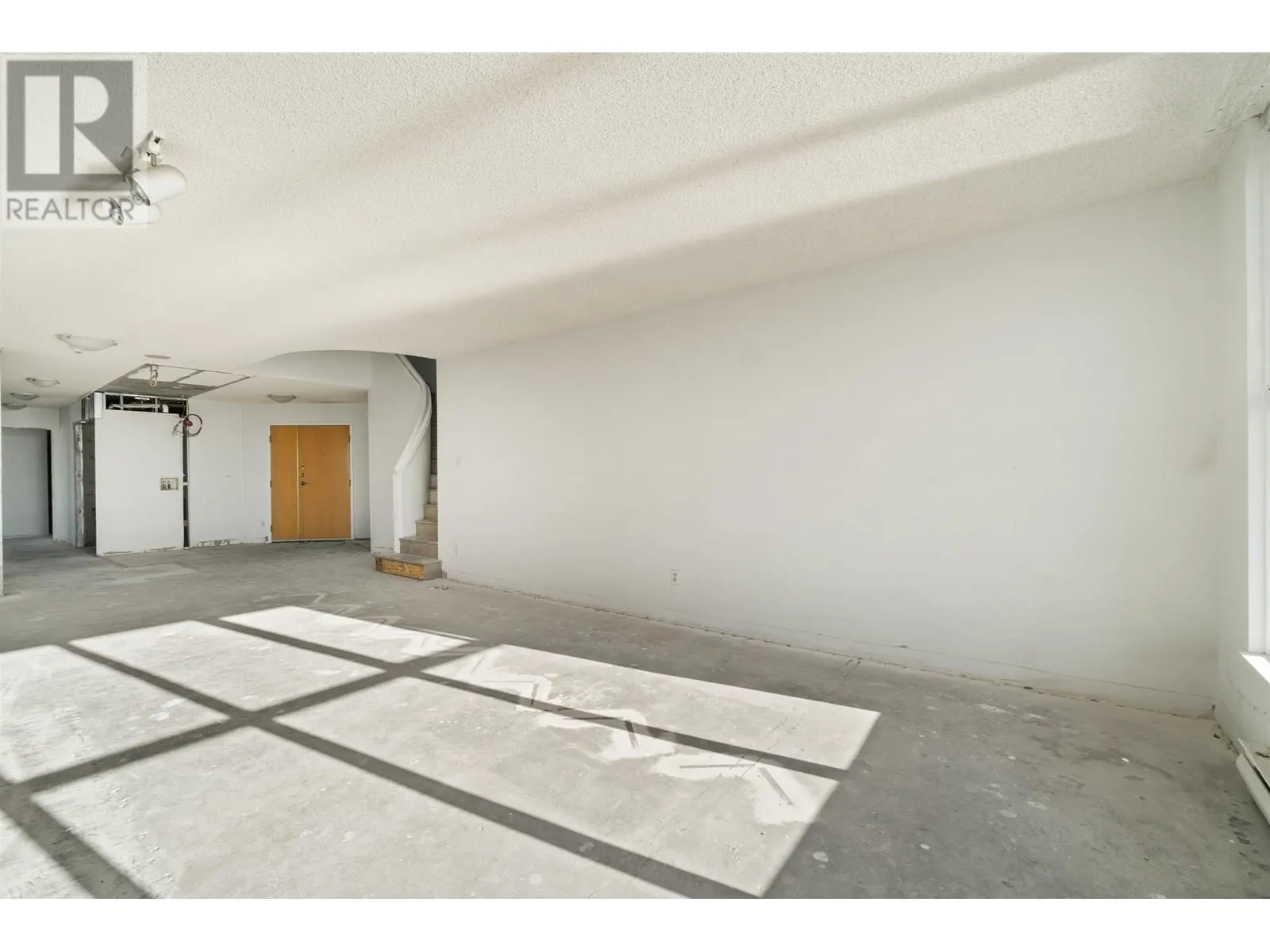 1903 1250 QUAYSIDE DRIVE