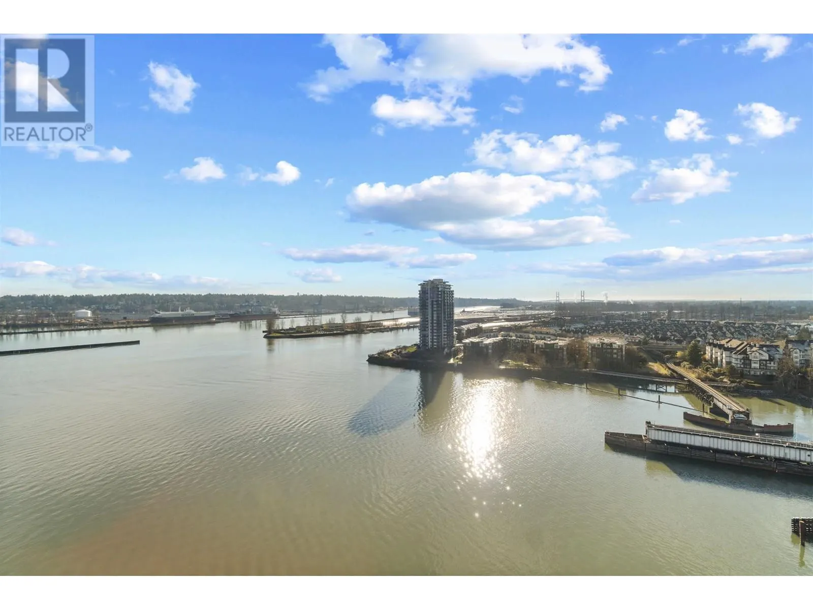 1903 1250 QUAYSIDE DRIVE