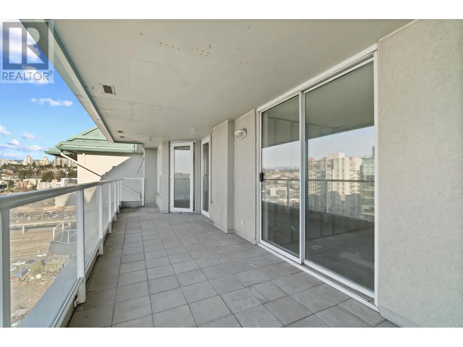 1903 1250 QUAYSIDE DRIVE