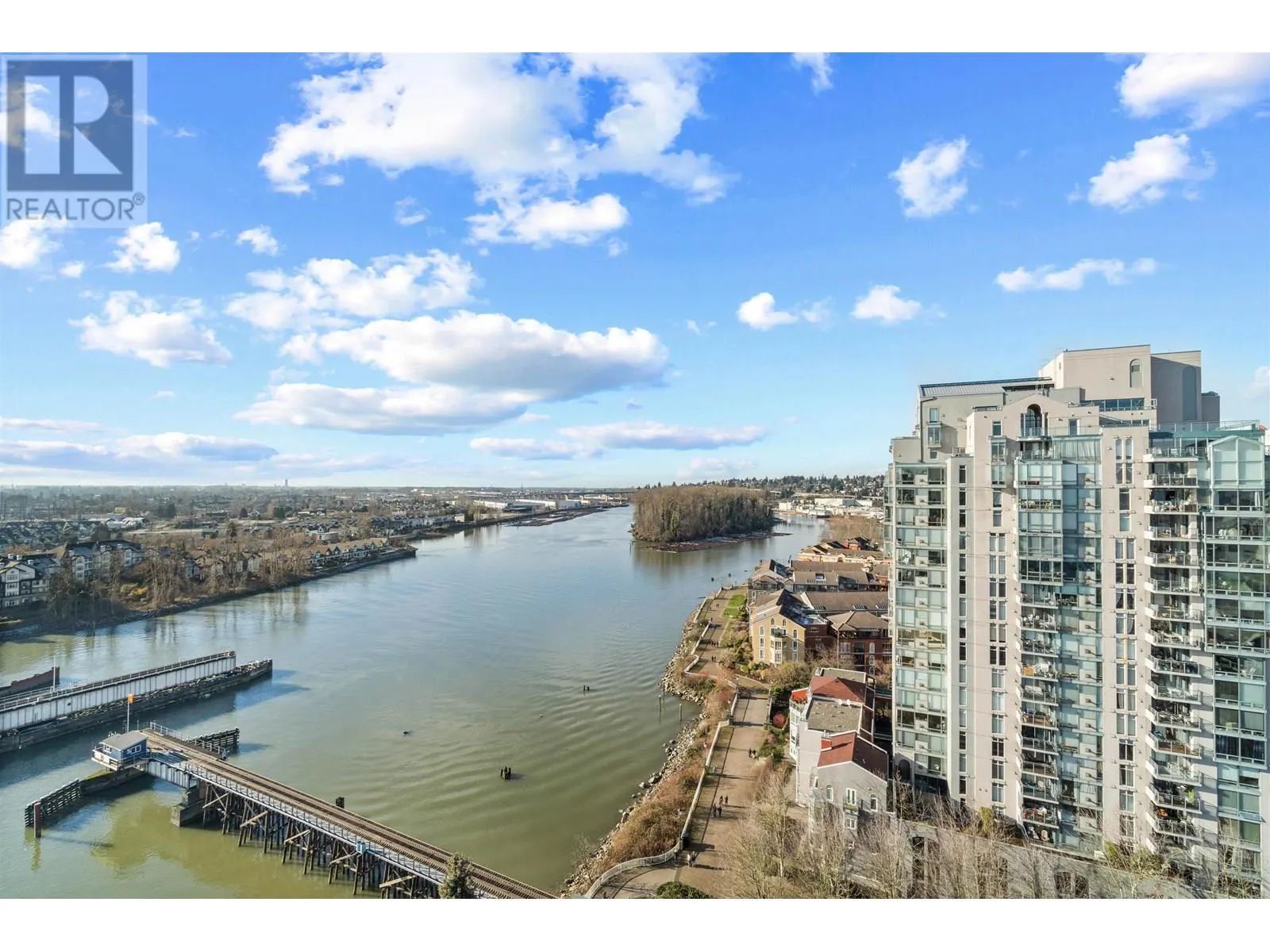 1903 1250 QUAYSIDE DRIVE