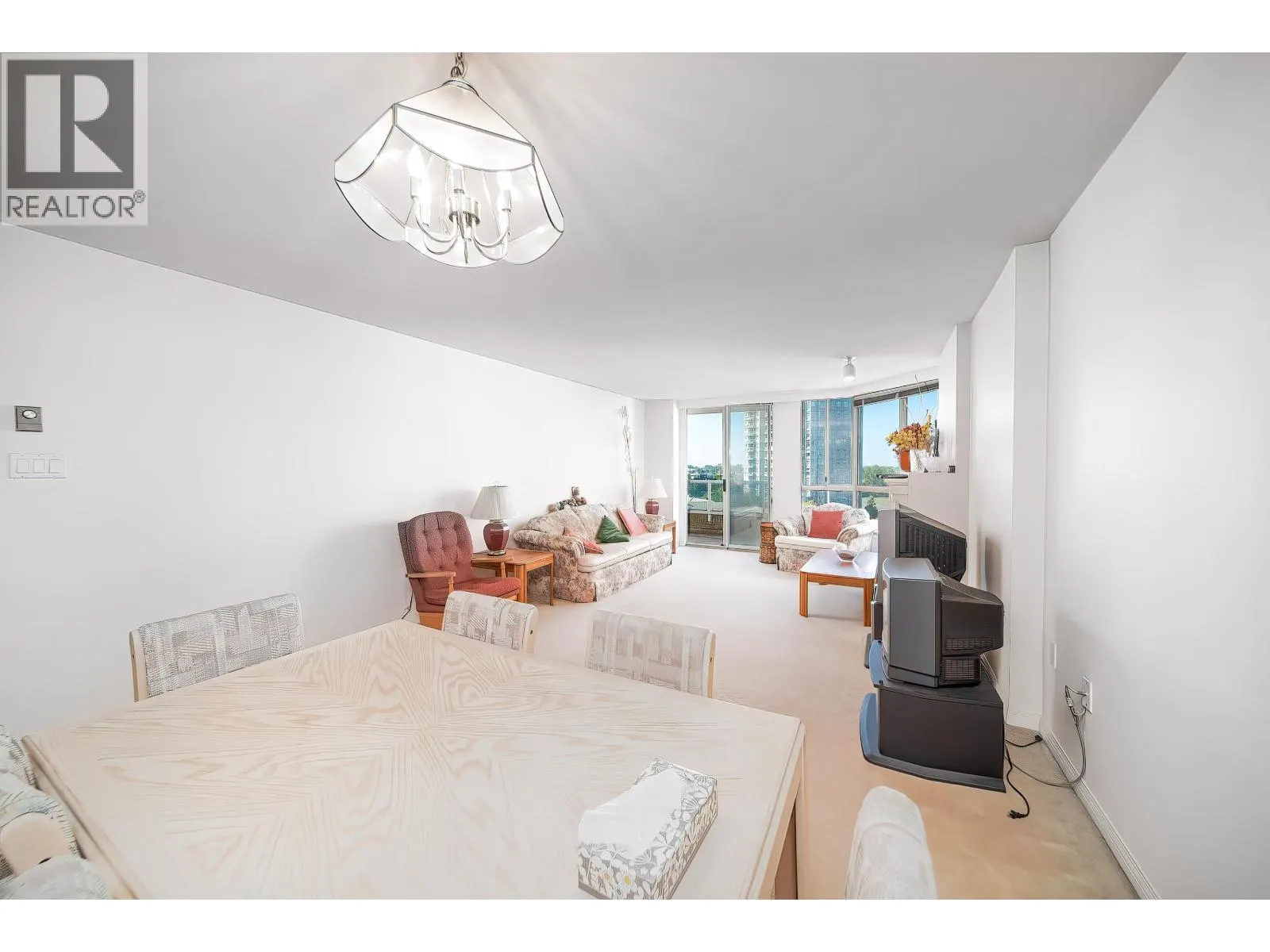 1002 1235 QUAYSIDE DRIVE