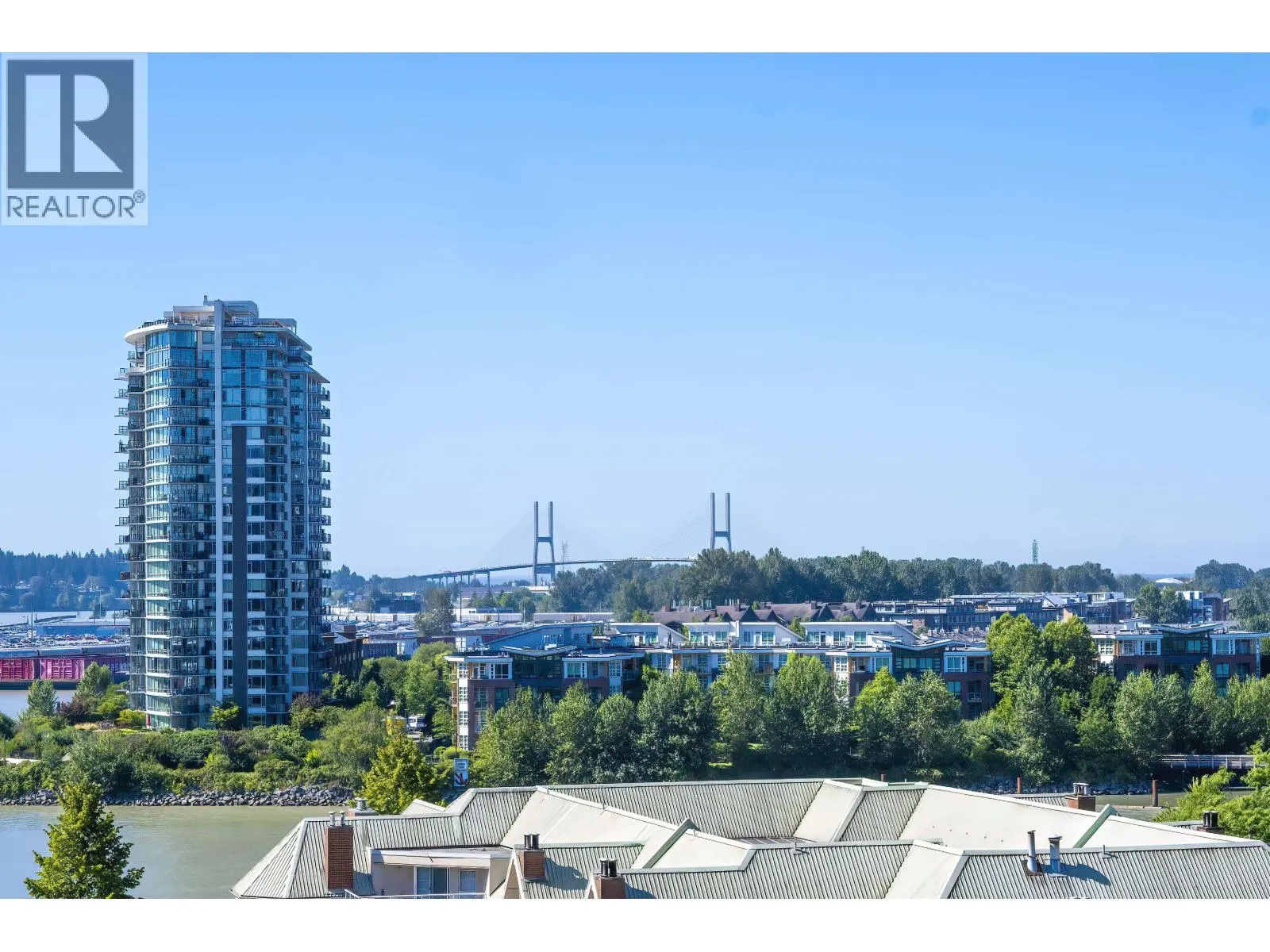 1002 1235 QUAYSIDE DRIVE