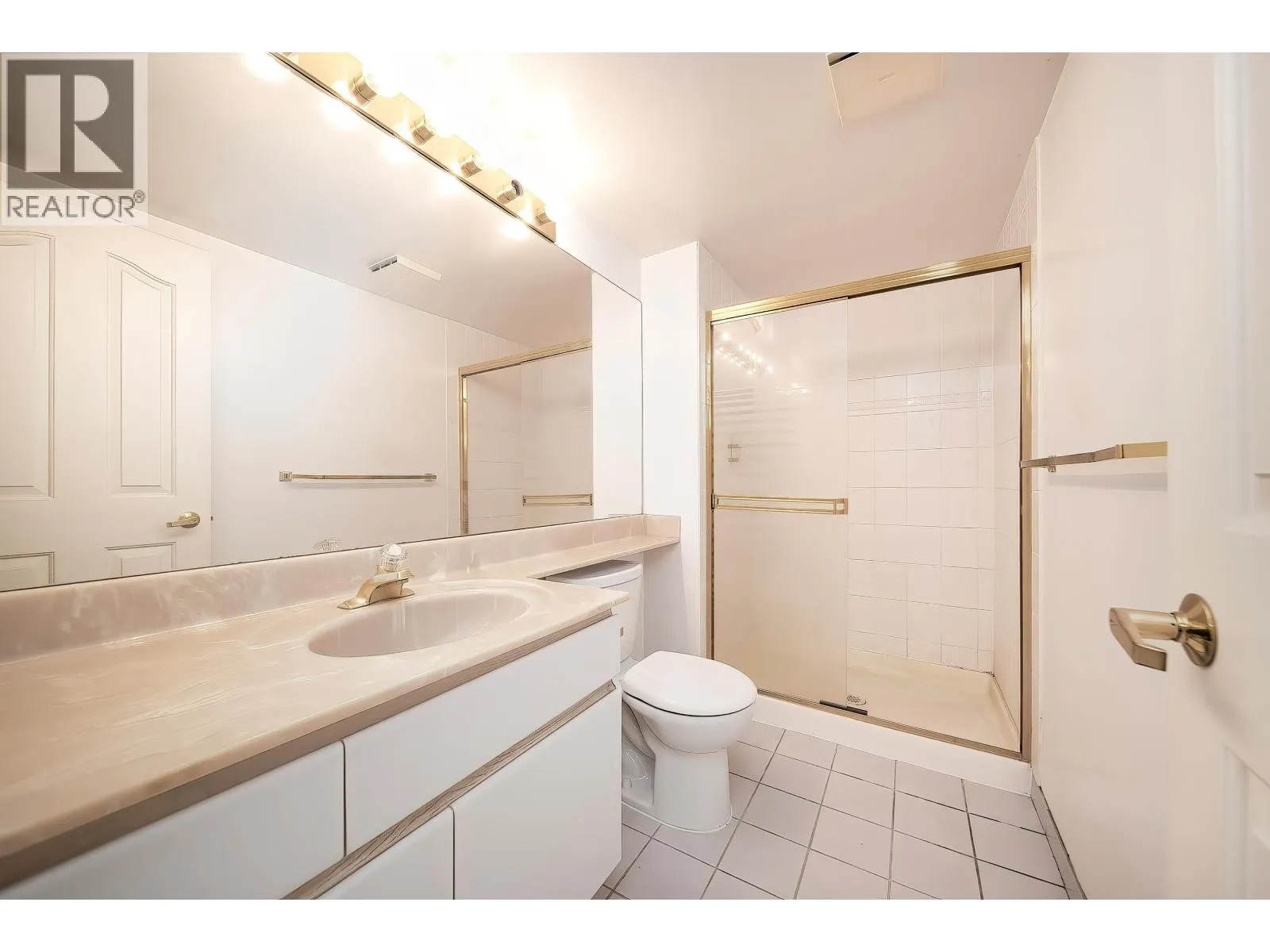 1002 1235 QUAYSIDE DRIVE