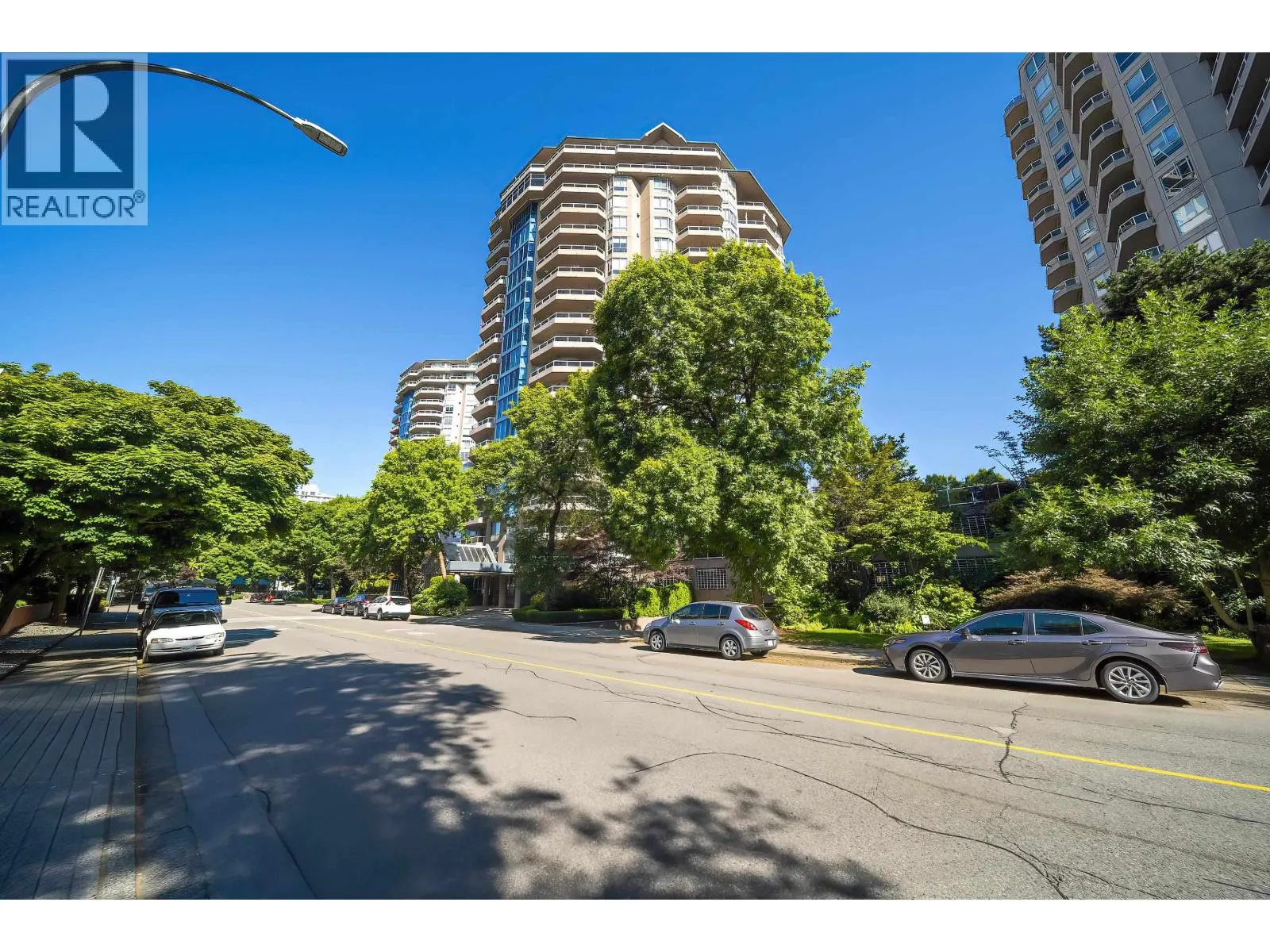 1002 1235 QUAYSIDE DRIVE
