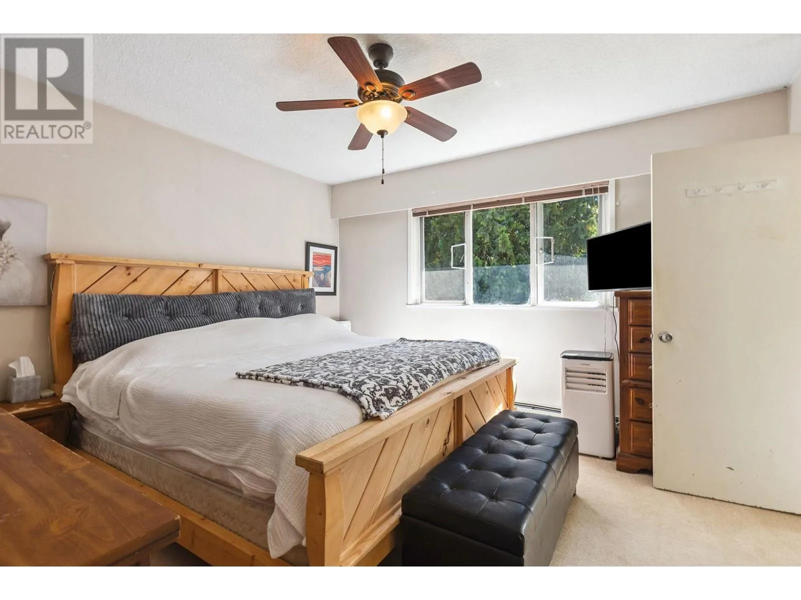 1554 FARRELL CRESCENT